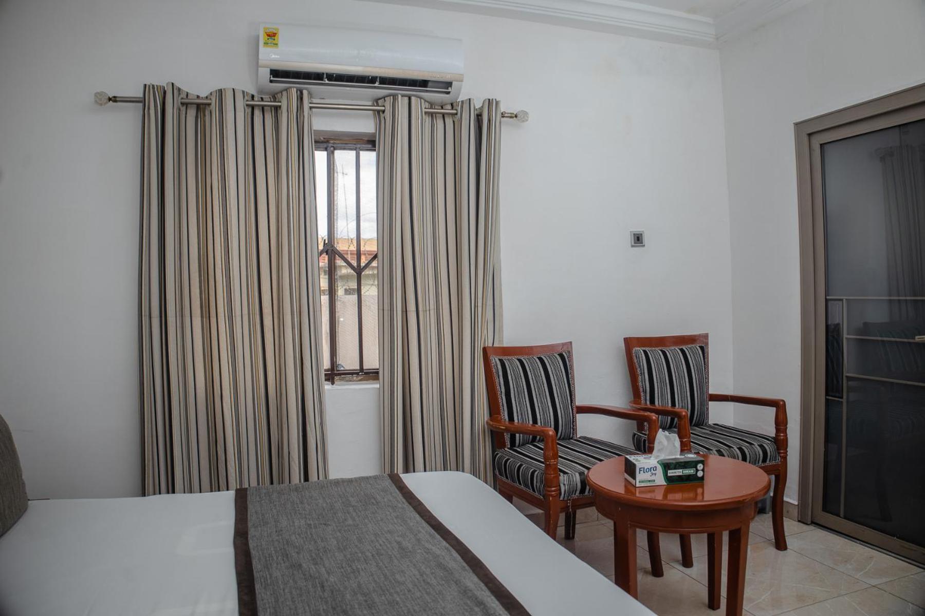 Stadium Hotel Кумаси Экстерьер фото